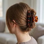 Pinza de Pelo Clásica Carey - Sujeción Firme y Elegante