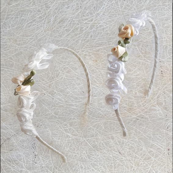 Diadema comunión fina grosgrain rosas y flores